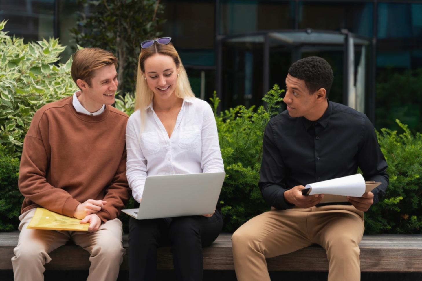 Finanzielle Bildung mit klaren Werten und praxisnahen Ansätzen